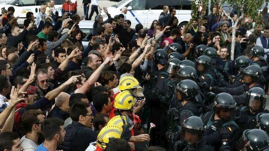 Καταλονία: Το «ναι» επικράτησε με το 90% των ψήφων – Ραχόι: Δεν έγινε δημοψήφισμα