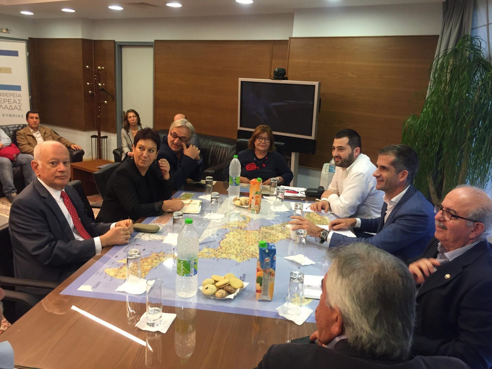 Κώστας Μπακογιάννης: Συναντήθηκε με τον υπουργό Οικονομίας Δ. Παπαδημητρίου