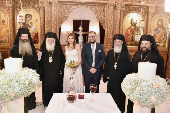 Ο Αρχιεπίσκοπος Ιερώνυμος σε γάμο κόρης υπουργού του ΣΥΡΙΖΑ