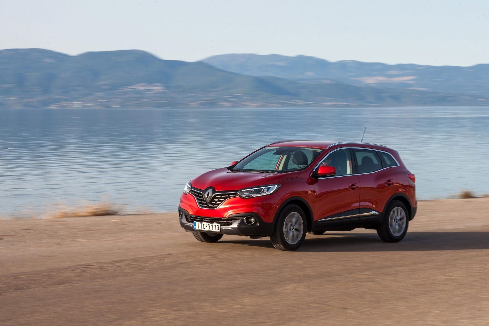 Μειωμένες τιμές για τα Renault Megane και Kadjar
