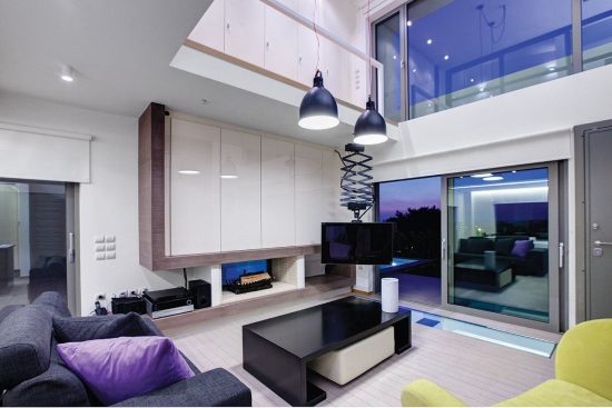 Μια μοντέρνα “loft” κατοικία γεμάτη από αντιθέσεις στην Αττική (pics)