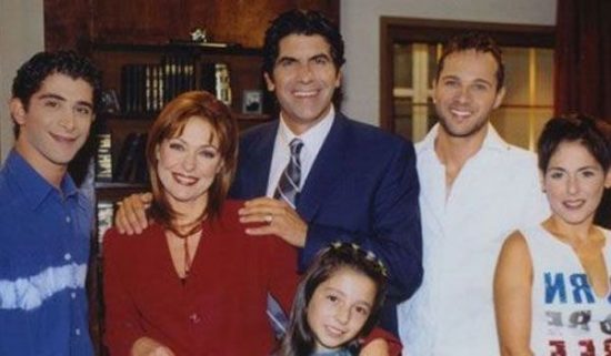 Άκρως Οικογενειακόν: Το reunion των τηλεοπτικών αδελφών μετά από 15 χρόνια! (pic)