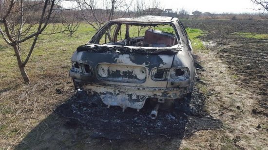 Συναγερμός στο Δομοκό:  Βρέθηκε απανθρακωμένο πτώμα μέσα σε αυτοκίνητο
