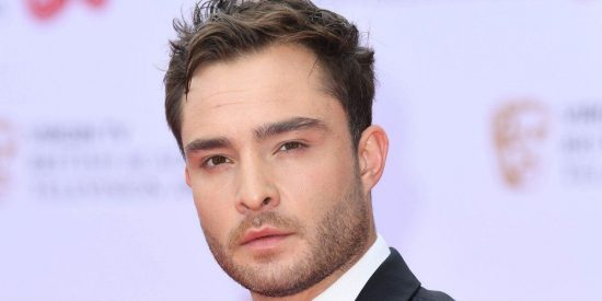 Ηθοποιός κατηγορεί τον Ed Westwick για βιασμό