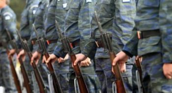 Διπλή ανατροπή: Μειώνονται 8% οι συντάξεις σε 120.000 απόστρατους