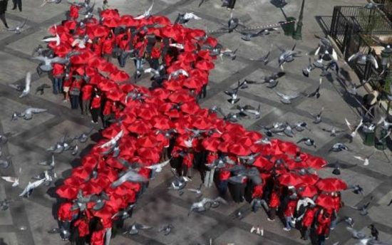HIV: Έφηβοι και νέοι έως 24 ετών το 10% των διαγνώσεων (βίντεο)