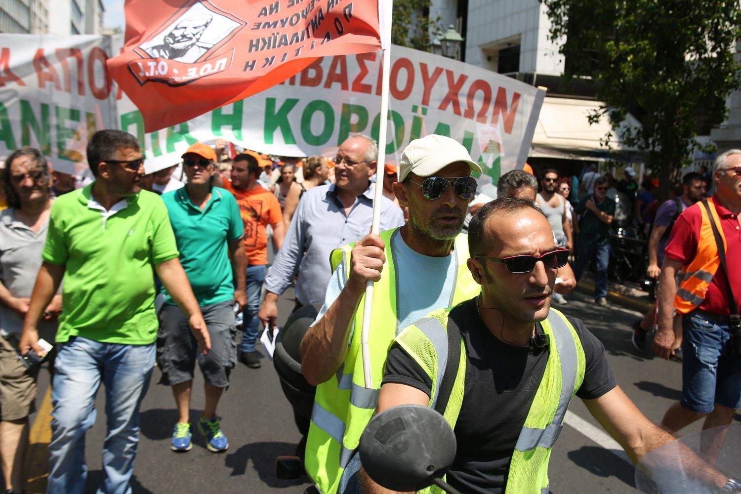 Σε 24ωρη απεργία προχωρούν αύριο οι εργαζόμενοι στους ΟΤΑ