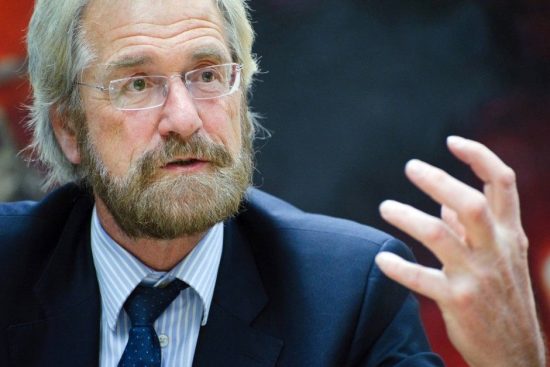 Praet: Όλο και σημαντικότερο το guidance για τα επιτόκια της ΕΚΤ