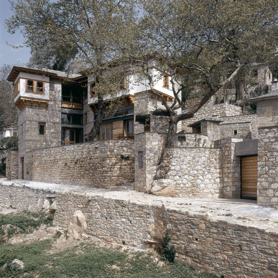 Όλοι θα θέλαμε αυτή την εξοχική κατοικία στο Πήλιο