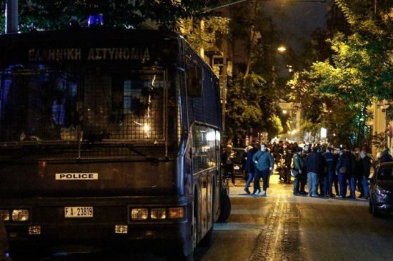 Επίθεση με πυροβολισμούς στα γραφεία του ΠΑΣΟΚ στην Χαριλάου Τρικούπη