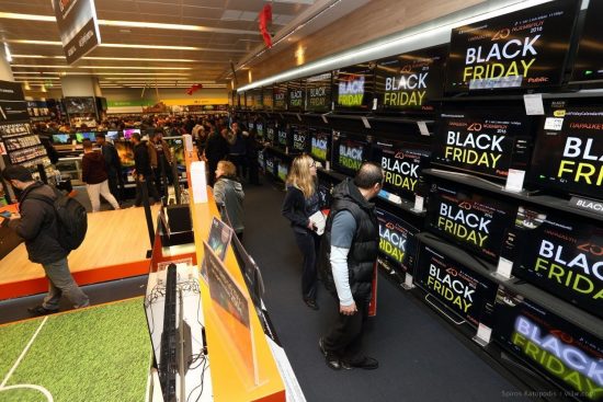 Πώς να ψωνίσεις smartphone / gaming / TV στην Black Friday