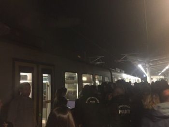 Ένταση και ταλαιπωρία στον Σταθμό Λαρίσης – Μετανάστες «κατέλαβαν» τις γραμμές