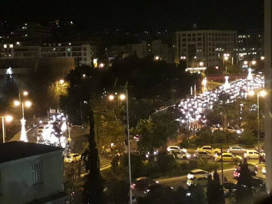 Κλειστοί δρόμοι στο κέντρο της Αθήνας λόγω πορείας Παλαιστινίων