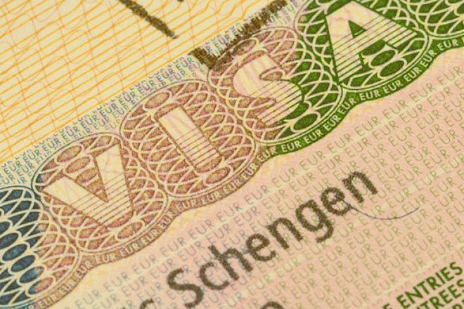 ΕΕ: Προτρέπει να καταργηθούν τα «χρυσά διαβατήρια»