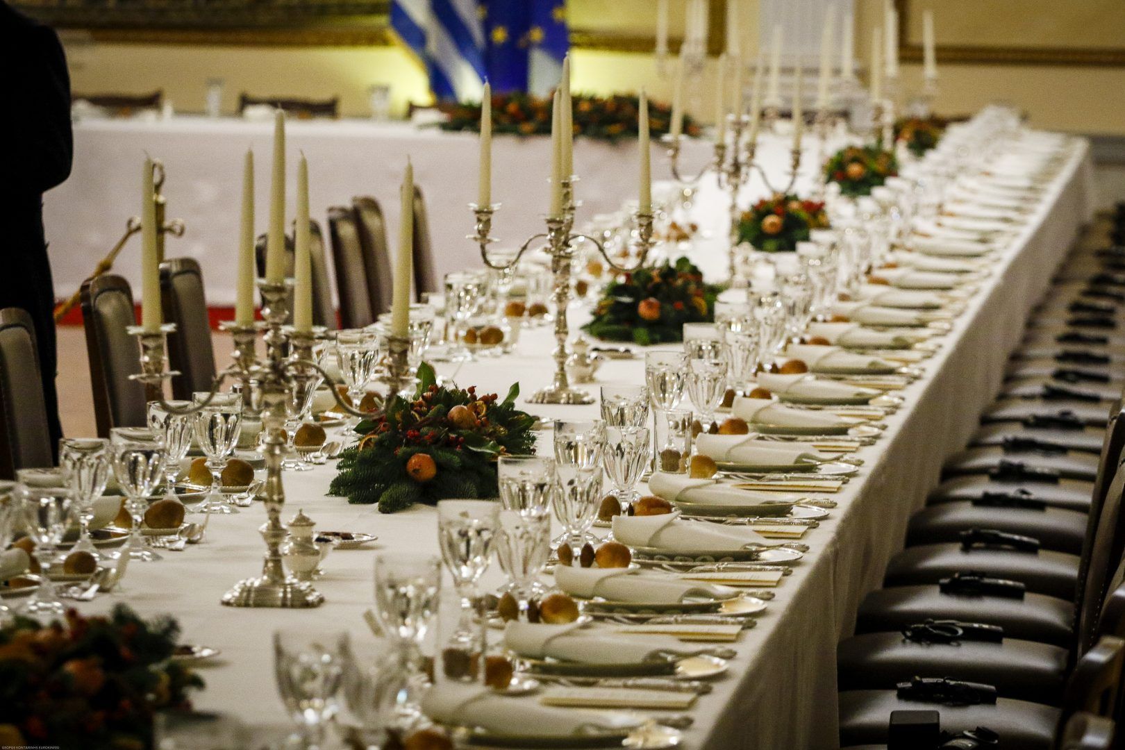 Γαρίδες, σφυρίδα και… Μίκης Θεοδωράκης στο δείπνο προς τιμήν του Ερντογάν