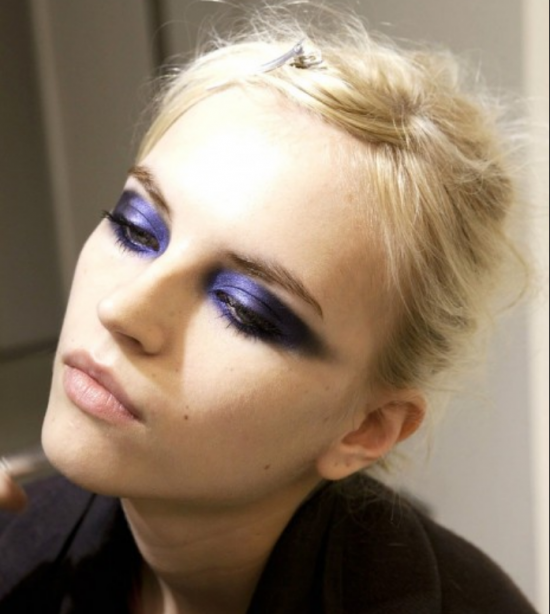 Νέο βραδινό μακιγιάζ ματιών βήμα βήμα: Purple smokey eyes