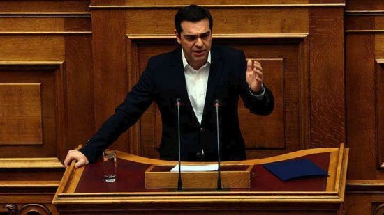 Ακροβασίες Τσίπρα: Ανακοίνωσε τη διανομή κοινωνικού μερίσματος με ολίγον… Ριχάρδο