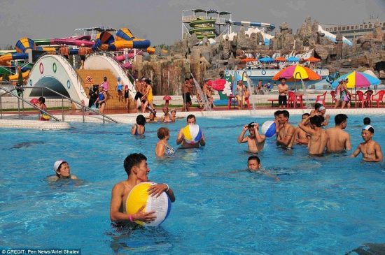 Αυτές είναι οι νεροτσουλήθρες του Κιμ Γιονγκ Ουν (pics)