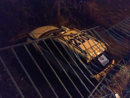 Σοκαριστικές εικόνες από τροχαίο ατύχημα στο Μενίδι – ΙΧ εμβόλισε περιπολικό