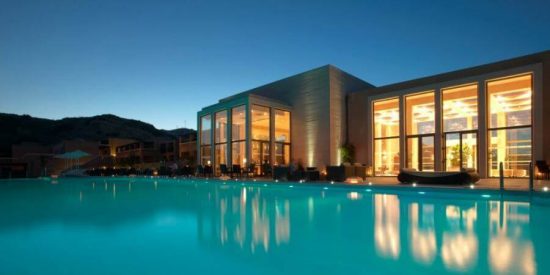 Στην Atlantica Hotels οι μονάδες της Lakitira