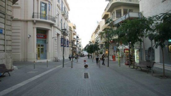 Επεισόδια στους δρόμους του Ηρακλείου μεταξύ οπαδών Ολυμπιακού και ΑΕΚ πριν τον τελικό κυπέλλου (video)