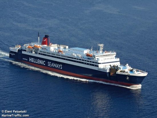 “Νήσος Ρόδος”: Επέστρεψε στο λιμάνι του Πειραιά λόγω μηχανικής βλάβης
