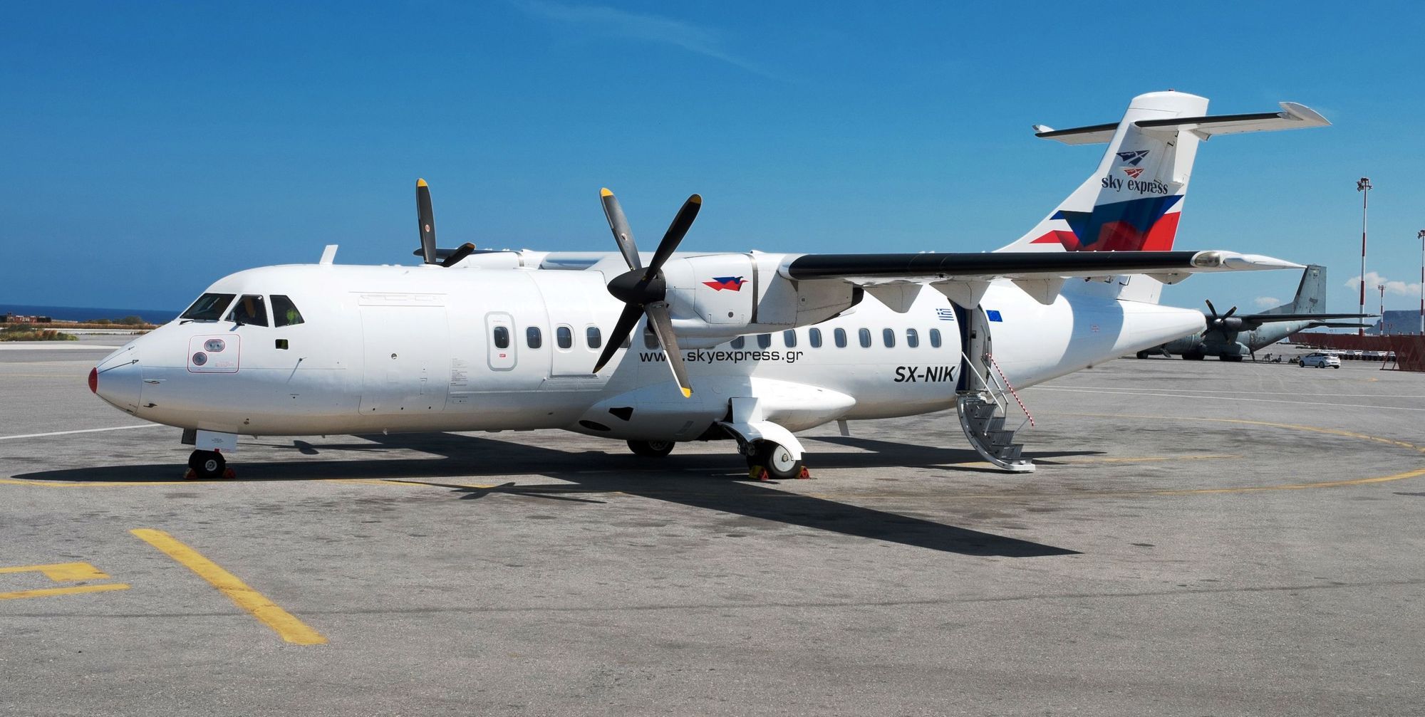 Sky Express: Ακόμη περισσότερες πτήσεις προς τα νησιά του Ιονίου