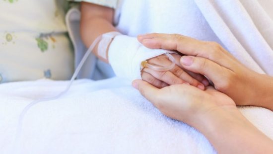 Γαλλία: Πρώτος θάνατος παιδιού με συμπτώματα που μοιάζουν στην νόσο Kawasaki