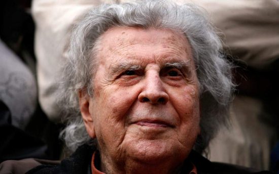 Δύσκολες ώρες για τον Μίκη Θεοδωράκη-Μεταφέρθηκε εσπευσμένα στο νοσοκομείο