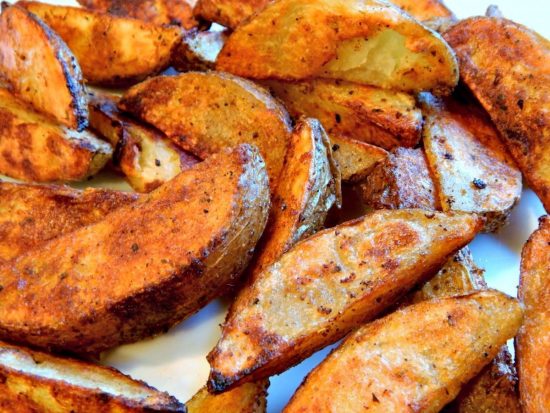 Συνταγή για απολαυστικές πατάτες wedges με πάπρικα και ρίγανη