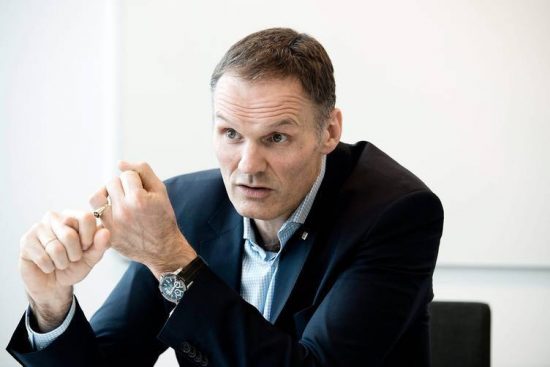 Ποια είναι η Hoist Finance που ετοιμάζεται να αγοράσει τα «κόκκινα» δάνεια των ελληνικών τραπεζών