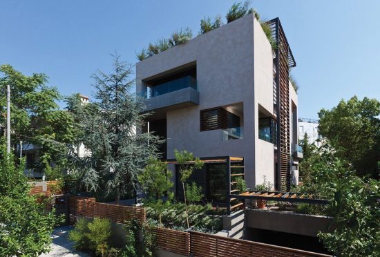 Μια πανέμορφη και επιβλητική κατοικία δωρικής αρχιτεκτονικής στη Φιλοθέη (10 pics)