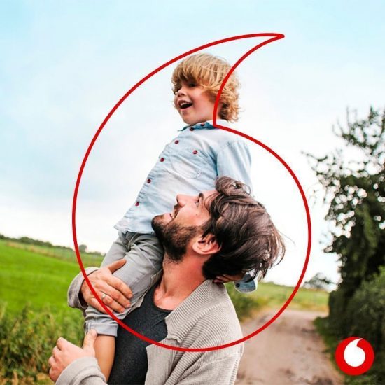 Vodafone: Ενισχύει την οικογένεια με μία νέα πολιτική στήριξης της πατρότητας
