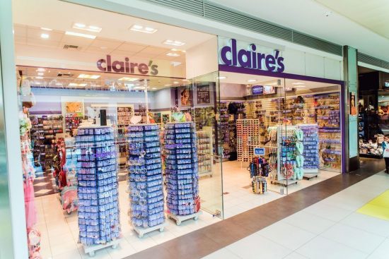 Τι συμβαίνει με την γνωστή αλυσίδα Claire’s; Θα γλυτώσει τη χρεοκοπία;
