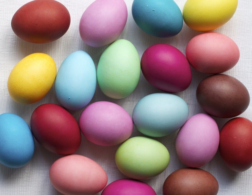 χρωματιστά αυγά