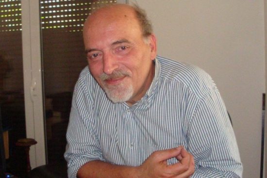 Πέθανε ο δημοσιογράφος Λάζαρος Χατζηνάκος