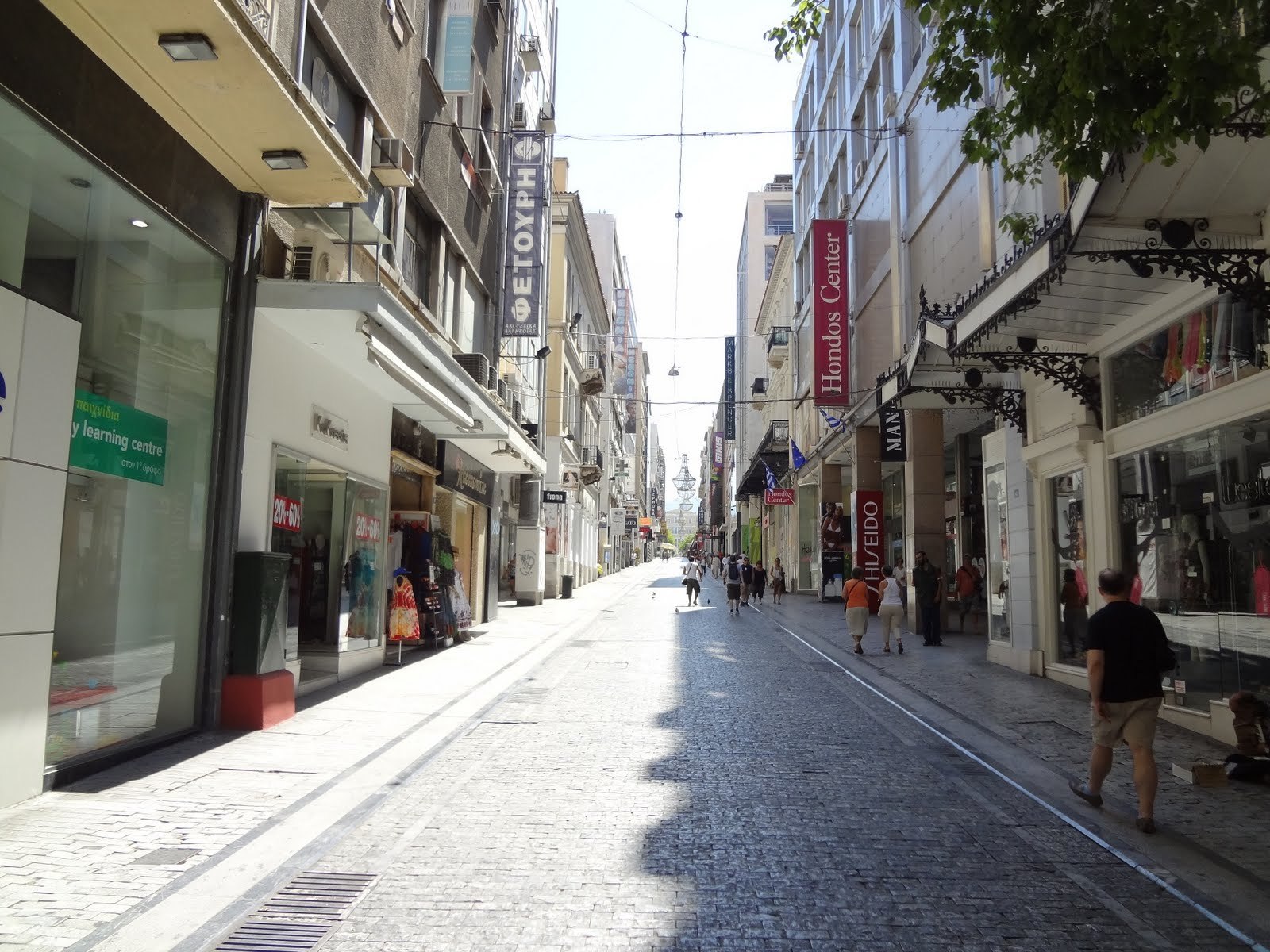 Εμπορικός Σύλλογος Αθηνών: Να ανοίγουν τα καταστήματα στις 10 π.μ