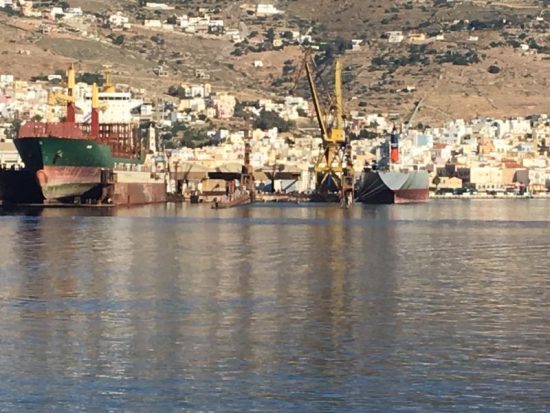 Βυθίστηκε η κεντρική δεξαμενή του Νεωρίου Σύρου (pics)