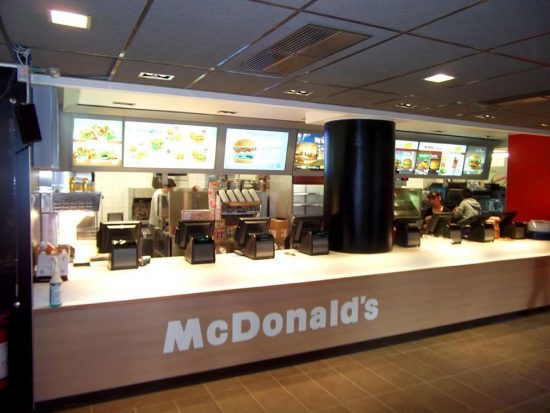 Νέες επενδύσεις από την McDonald’s στην Ελλάδα – Ανοίγει τρία νέα καταστήματα μέσα στο 2018
