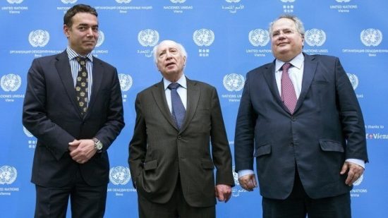 Σκοπιανό: Κοτζιάς, Ντιμιτρόφ και Νίμιτς συμφώνησαν να τα… ξαναπούν