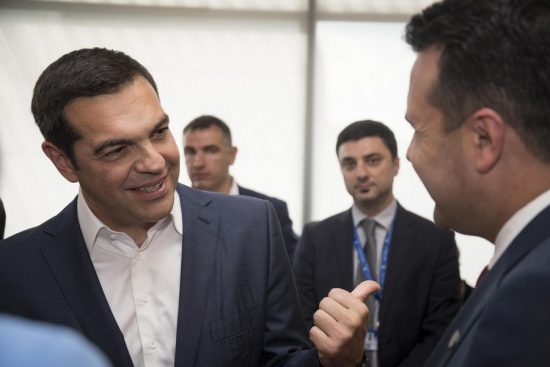 Προεργασίες για το τετ-α-τετ Τσίπρα-Ζάεφ στη Σόφια – «Τα τελευταία μέτρα είναι τα πιο δύσκολα»