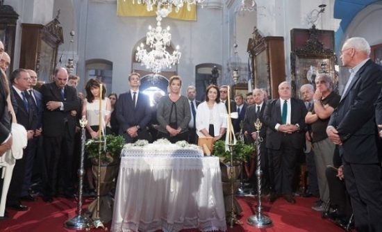 Τα λόγια του Κ. Μητσοτάκη μετά το μνημόσυνο του πατέρα του: «Ο πατέρας μου υπήρξε βαθιά οραματιστής»
