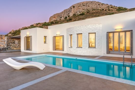 Αυτή είναι η πιο εντυπωσιακή εξοχική κατοικία του όμορφου νησιού της Σύρου (9 pics)