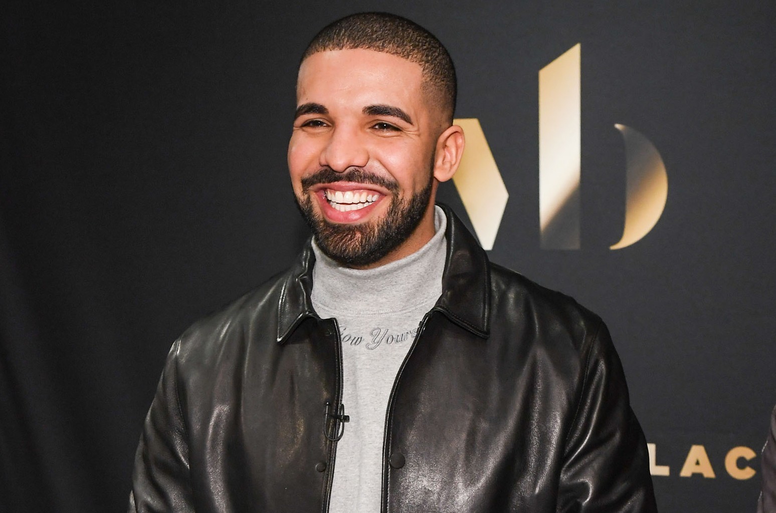 Ο Drake έγινε ο πρώτος καλλιτέχνης που έφθασε τα 50 δισ. streams στο Spotify