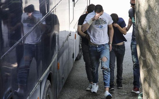 Ένοχοι (αλλά ελεύθεροι) και οι τρεις κατηγορούμενοι για την επίθεση στον Γιάννη Μπουτάρη