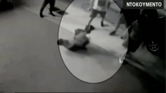 Βίντεο-ντοκουμέντο από την βάναυση επίθεση εναντίον ενός 36χρονου Πακιστανού στο Περιστέρι