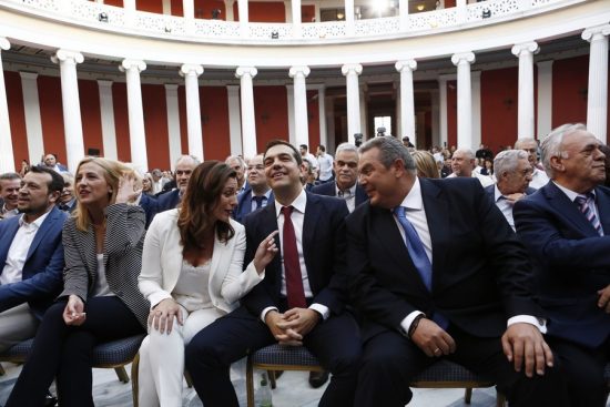 Το Twitter κλαίει την 5η Ιουλίου: Είναι αργά για δάκρυα, Μπέτυ