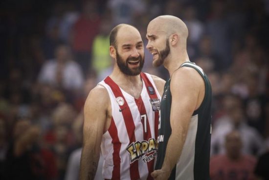 Επεισόδια έξω από το ΣΕΦ μεταξύ οπαδών και ΜΑΤ (video)