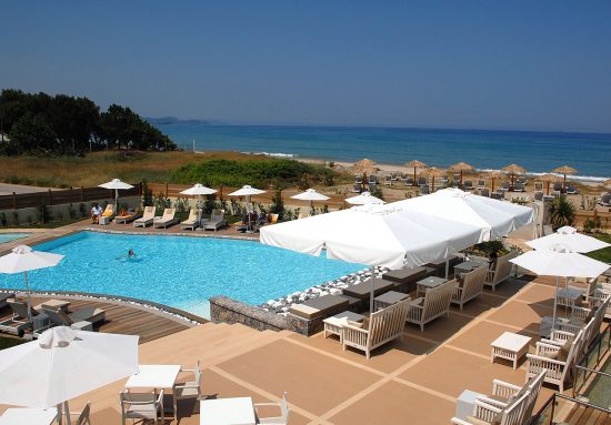 Κέρκυρα: Ένα όμορφο ξενοδοχείο με μπαγκαλόουζ με ιδιωτικό κήπο και πισίνα (12 pics)