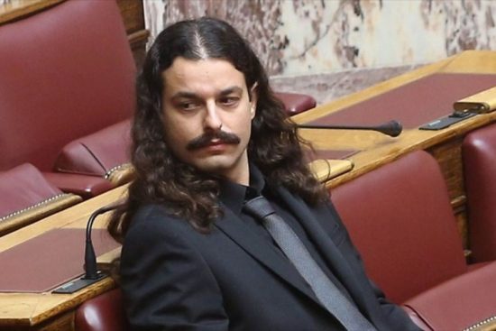 Ήταν μια στιγμή έξαψης, λέει ο Μπαρμπαρούσης για το παραλήρημα – Προφυλακισμένος μέχρι την απολογία